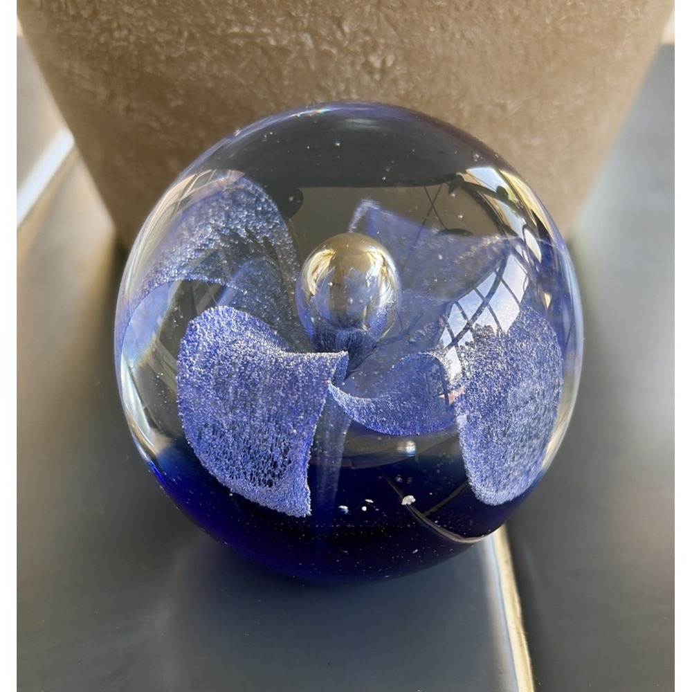 Vintage Clear Art Glass Paperweight Blue Swirl Flower Abstract (E3)